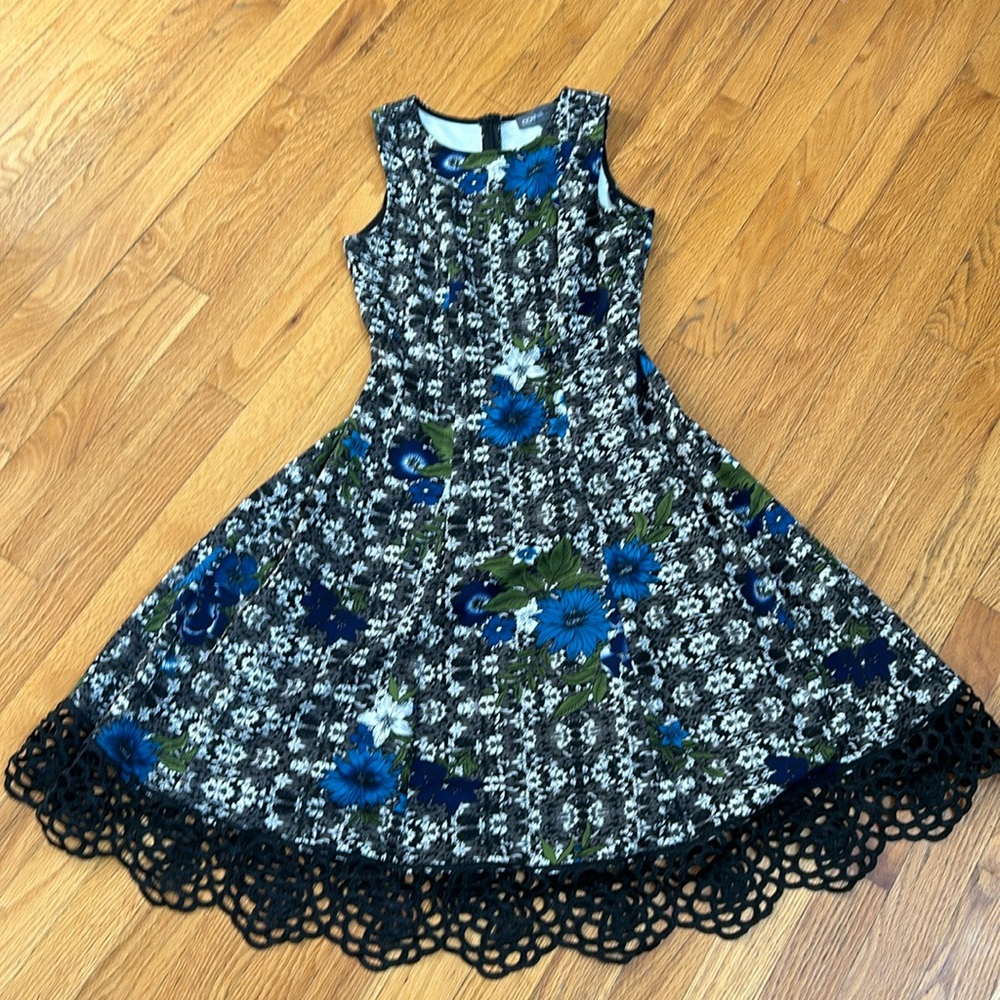 Donna Ricco Flowered a line dress with beautiful lace hemline